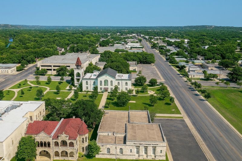 Shrub Replacement in Kerrville, TX