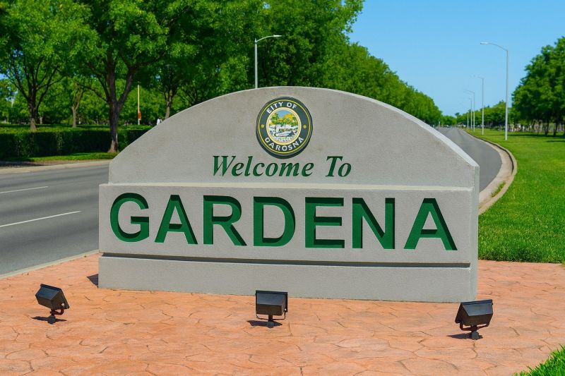 Weeding And Mulching in Gardena, CA